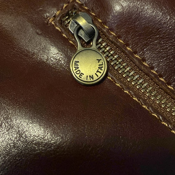 Italian leather crossbody purse. - Picture 7 of 9